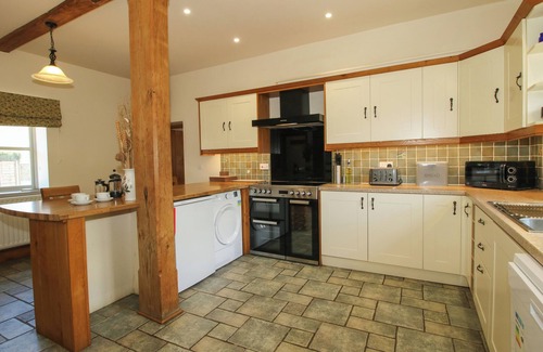 Acton Scott Cottage | TROOPER'S BARN, pet friendly, luxury holiday cottage in Westhope