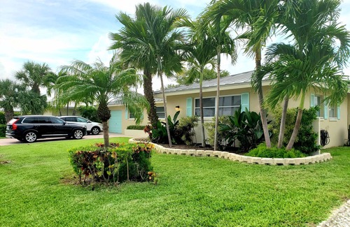 Singer Island House | Tropical Beach House with Private Heated Pool & Cabana