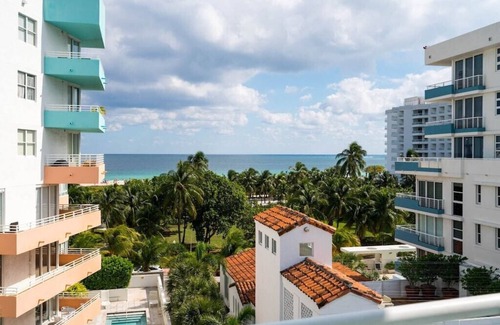 South of Fifth Condo | Tropical Breezes & Incredible Ocean Views Await! Luxury 2BD in South Beach SoFi