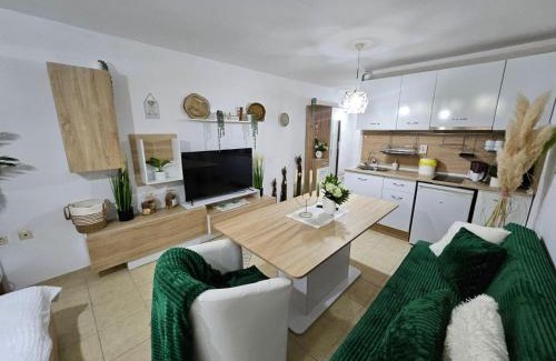 Ravda Apartment | Tropical Chic for Two, Basement Studio Escape by Flat Mаnager