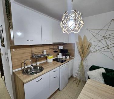 Ravda Apartment | Tropical Chic for Two, Basement Studio Escape by Flat Mаnager