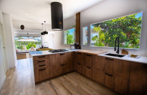 El Castell de Montornes Villa | Tropical Oasis Costa Dorada with private pool
