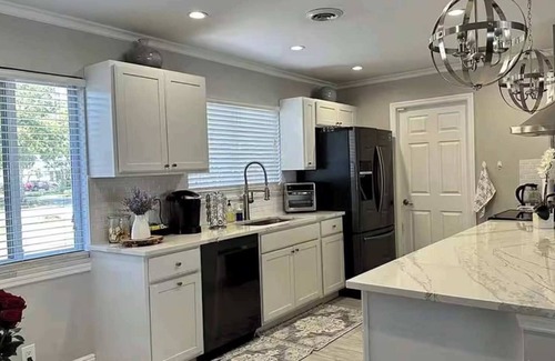 Deerfield Beach House | Tropical Family Home with Heated Pool Near Beach