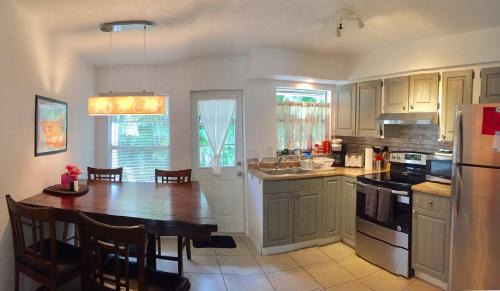 Ridge Wood Heights House | Tropical Fruit Garden