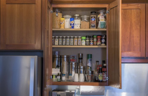 Kihei House | Tropical Garden Family Home - Sleeps 6 - Walk to Beach, BBQ, Hot Tub