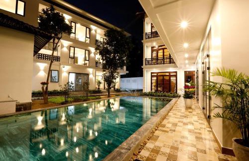 Tra Que Vegetable Village Villa | Tropical Garden & Pool Villa