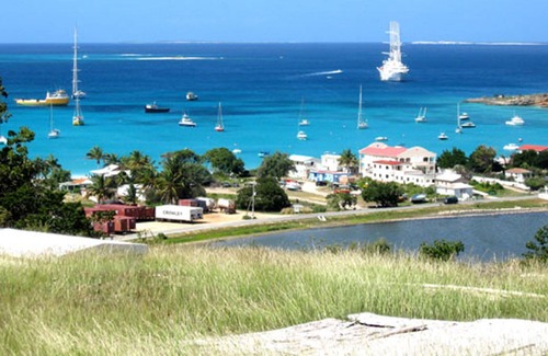 Sandy Hill Condo | Tropical Paradise Condo on Sandy Hill Bay