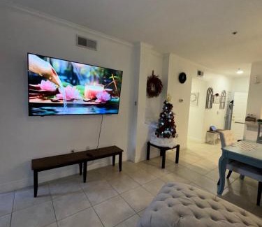 Metro West Bed & Breakfast | Tropical Paradise - Private Room with Pool