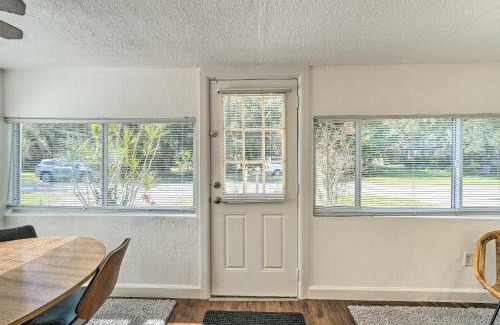 Charlotte Harbor House | Tropical Port Charlotte Cottage - Walk to Bay!