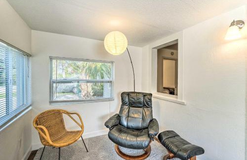 Charlotte Harbor House | Tropical Port Charlotte Cottage - Walk to Bay!