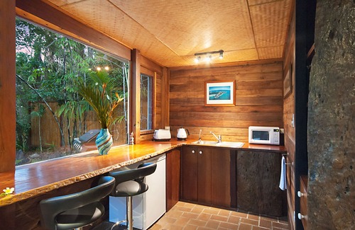 Suffolk Park House | Tropical Private Guesthouse in Byron Bay
