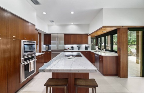Palmetto Bay Apartment | Tropical Rainforest Pool Retreat in Miami