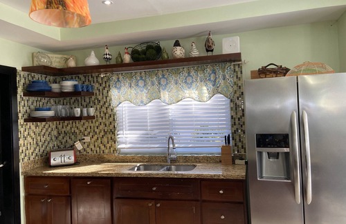 Albion House | Tropical Retreat Villa Miramar