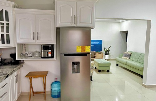 Sector 2 House | Tropical Serenity in La Ceiba