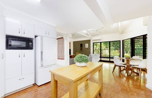 Nightcliff Cottage | Tropical Tranquillity Spacious Poolside Cottage