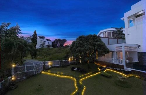 Sukaraja Villa | Tropical Villa by Villapedia