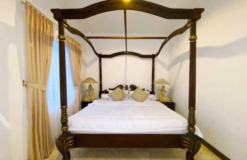 Sukaraja Villa | Tropical Villa by Villapedia