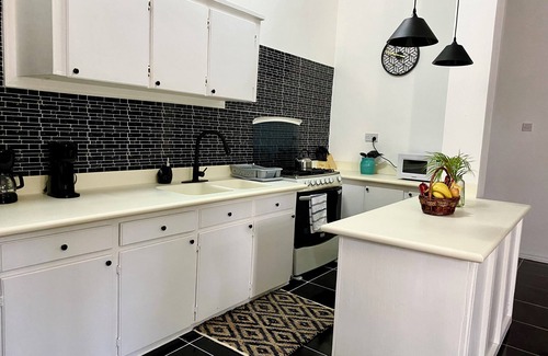 Gros Islet Villa | Tropical Villa near Rodney Bay Marina, Beaches & Malls with WiFi and AC