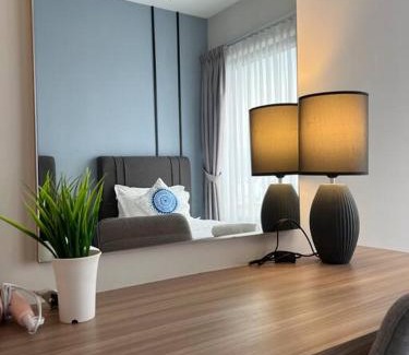 Downtown George Town Apartment | Tropicana 218 Spacious Luxury City 3BedRoom 3 Car park 11pax