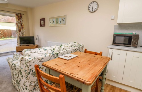 Llanwrthwl Cottage | TROUT COTTAGE, with a garden in Llanwrthwl