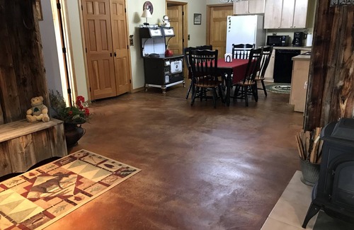 Sheridan House | Trout Fishing Paradise, 10 acres, large yard, creek, private but close to town