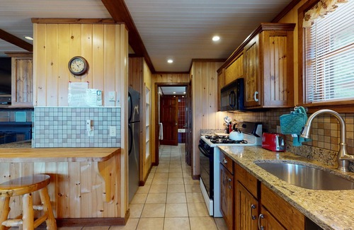 North Lake George Cabin | Trout House Village Resort