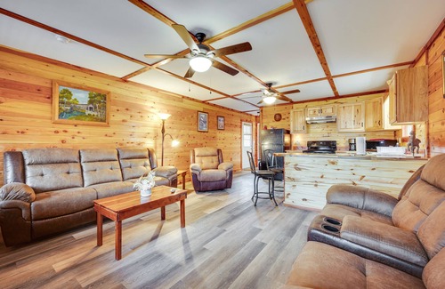 Troy Cabin | Troy Cabin w/River Access: Fish, Kayak & More!