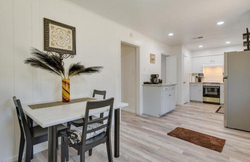 Fort Worth Apartment | Tru Bohemian Benbrook Apt 9 Mi to Fort Worth!