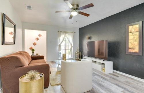 Fort Worth Apartment | Tru Bohemian Benbrook Apt 9 Mi to Fort Worth!