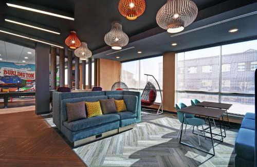Burlington Hotel | Tru By Hilton Burlington