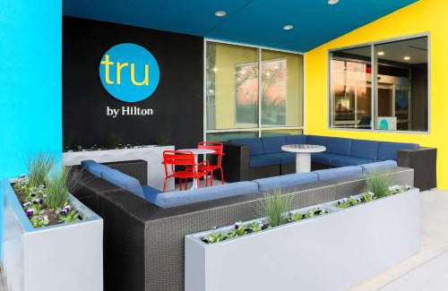 Dallas Design District Hotel | Tru By Hilton Dallas Market Center