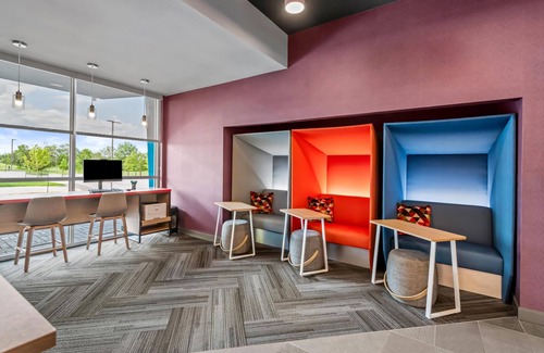 Waldron Hotel | Tru By Hilton Kansas City Airport