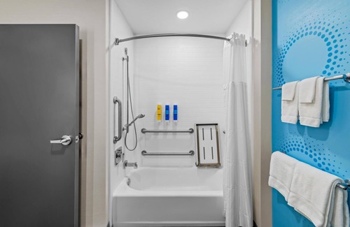 Waldron Hotel | Tru By Hilton Kansas City Airport