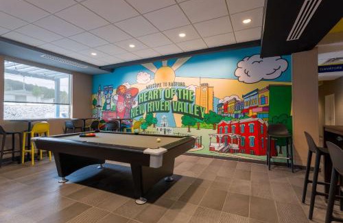 New River Hotel | Tru By Hilton Radford