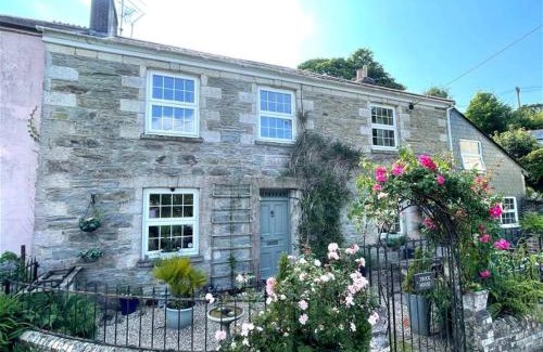 Probus House | Truck House, Luxury accommodation, pet friendly