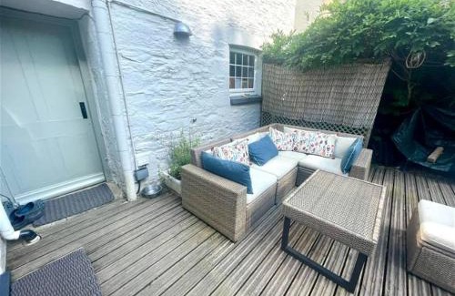 Probus House | Truck House, Luxury accommodation, pet friendly
