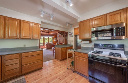 Truckee House | Truckee River Paradise, Private Beach, Close to Palisades Tahoe
