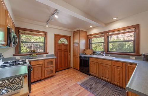 Truckee House | Truckee River Paradise, Private Beach, Close to Palisades Tahoe