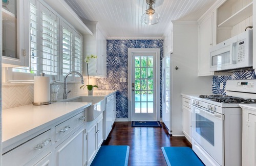 Sunshine Park House | True Luxury Palm Beach – A Designer’s Sanctuary!