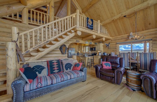 Cameron House | True Montana Log Cabin, Great Hunting/Private Madison River Fishing 3+2.5/YNP