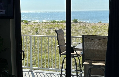 Beach Haven Condo | True Oceanfront-Fabulous Views Free Beach Badges & Wifi
