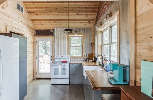 Otwell Cabin | Truelove Chalet- A Relaxed, Rustic, Glam Cabin!
