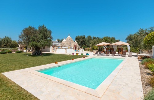 San Vito dei Normanni Villa | Trulli Olea with Pool