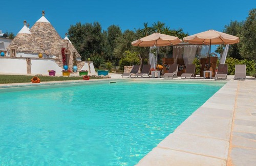 San Vito dei Normanni Villa | Trulli Olea with Pool