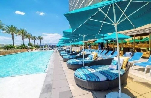 Las Vegas Apartment | Trump International walking distance to Las Vegas Strip