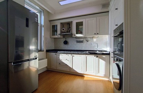 Downtown Ulaanbaatar Apartment | Tsengeldekh Chic 1 BR Apt Queen bed Mountain view