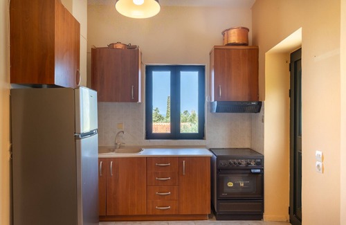 Omales Apartment | Tsopakas Artsi maisonette,Near tavern,Beach,Mani