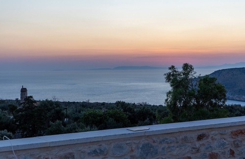 Omales Apartment | Tsopakas Artsi maisonette,Near tavern,Beach,Mani