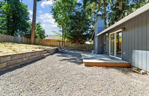 Sherwood - Tualatin South House | Tualitin Retreat Big Backyard