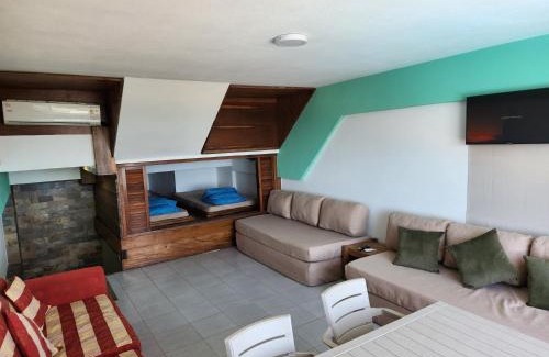 Tucacas Apartment | TUCACAS VISTA Y SALIDA AL MAR Apto TIPO ESTUDIO DUPLEX SIN HABITACIÓN INDEPENDIENTE